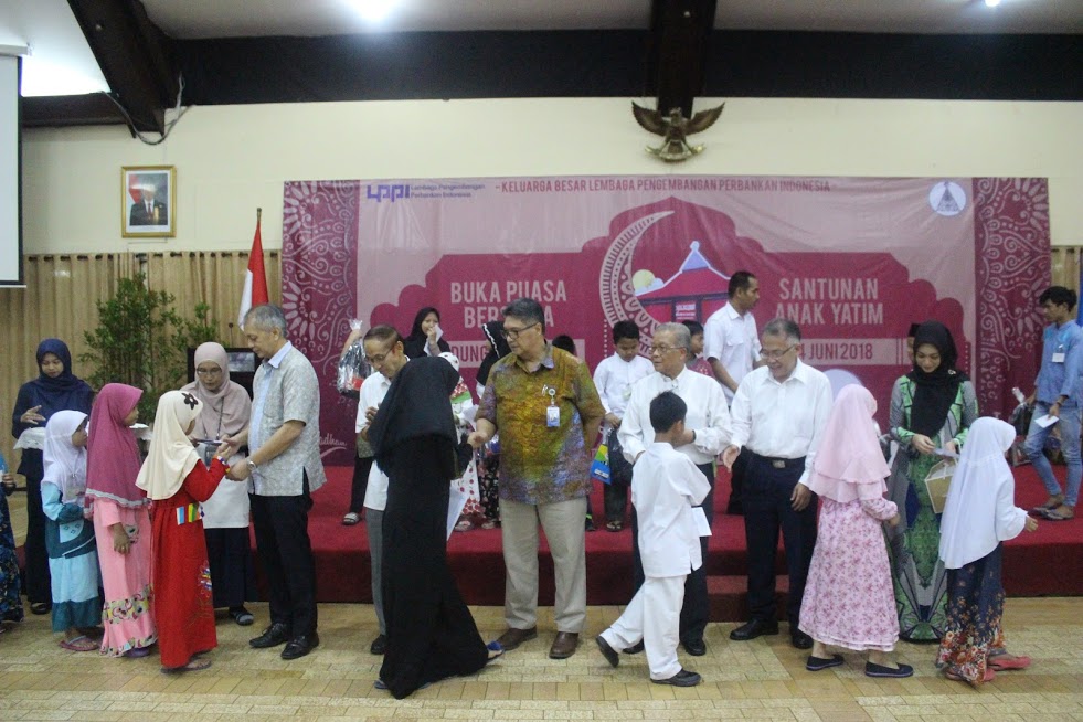 Buka Puasa Bersama dan Santunan Anak Yatim